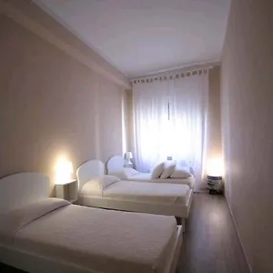 https://tricolore-place.italymilanhotels.net